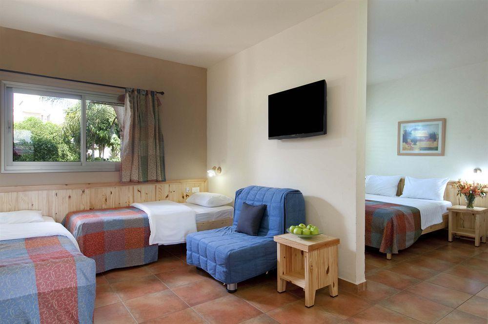 Nof Ginosar Kibbutz Hotel Exterior foto